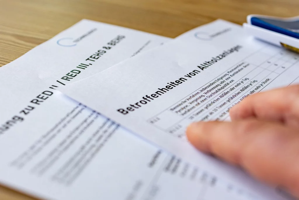 Dokumente mit Informationen zu Gutachten, Regulatorik- und Genehmigungsberatung bei Altholzschulungen